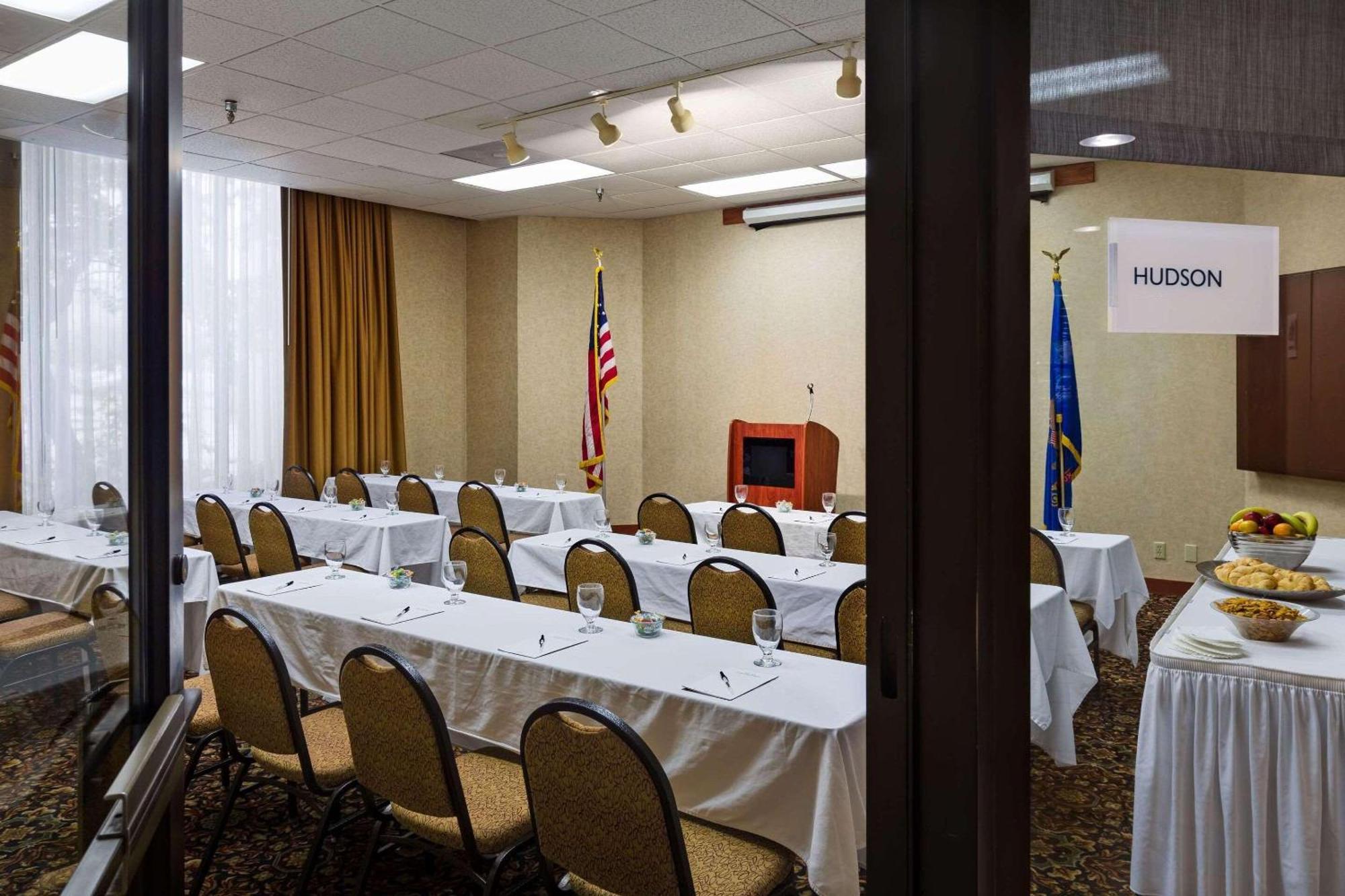 Radisson Hotel Bismarck Luaran gambar